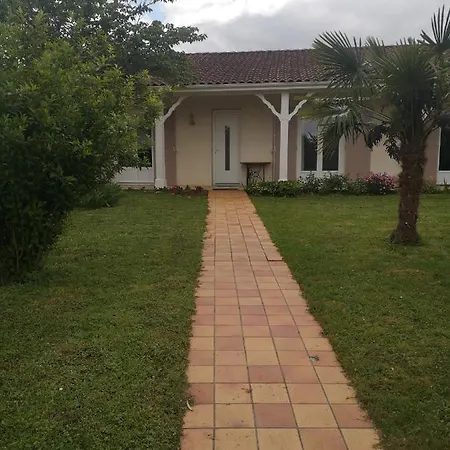 Nyaraló La Roseraie