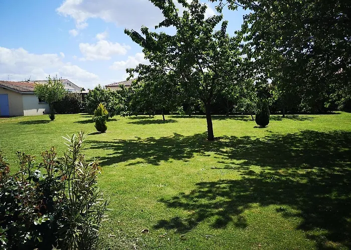 La Roseraie Hébergement de vacances Tonneins